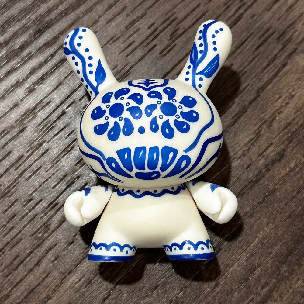 Kidrobot Dunny 2007 Azteca Series 1 Artemio Blue vinyl figure with box 2/25 3"